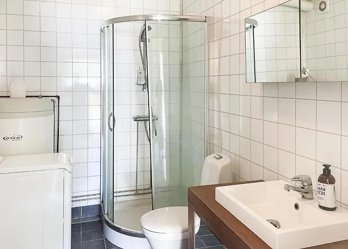 2 Bedroom Stunning In *